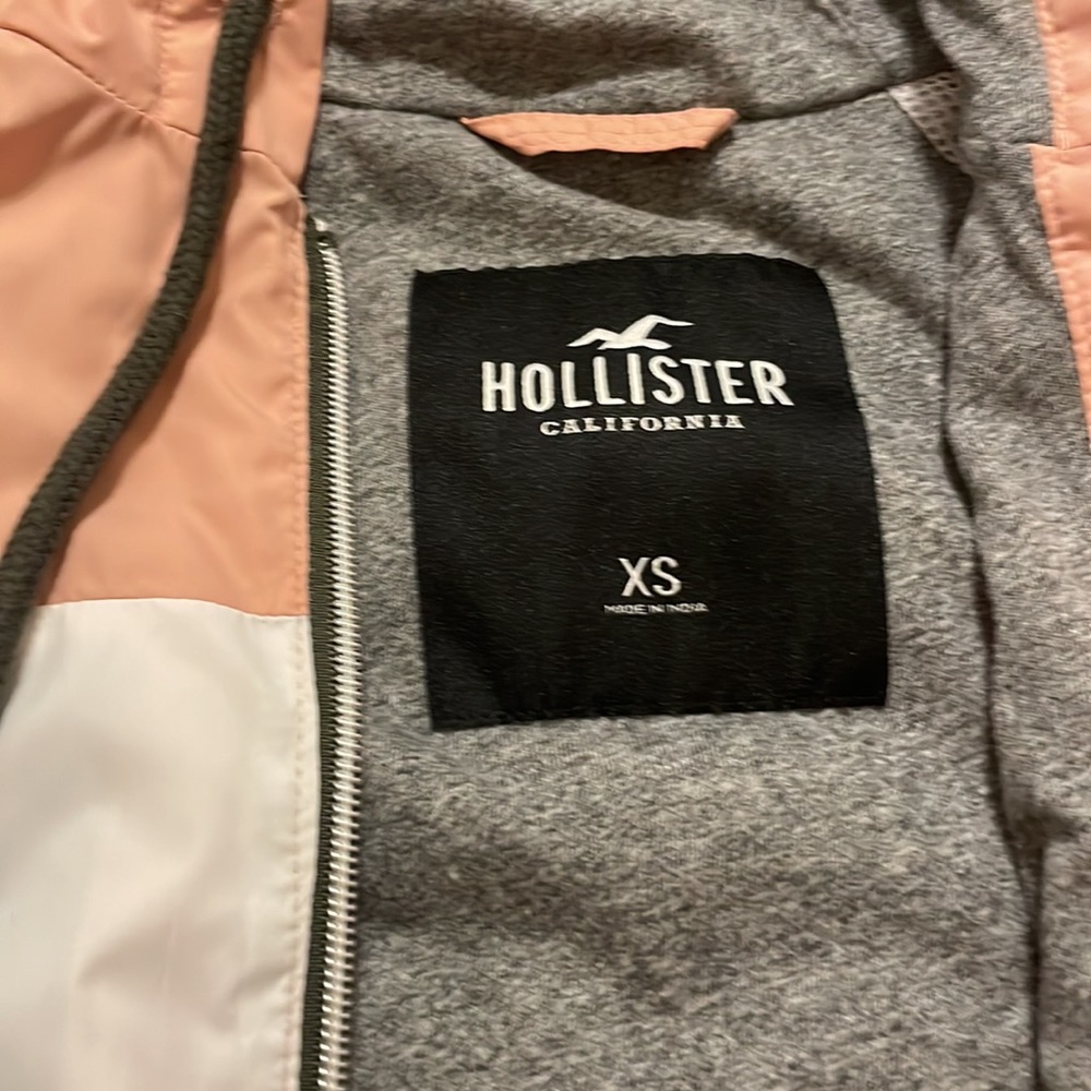 windbreaker - Picture 2 of 3